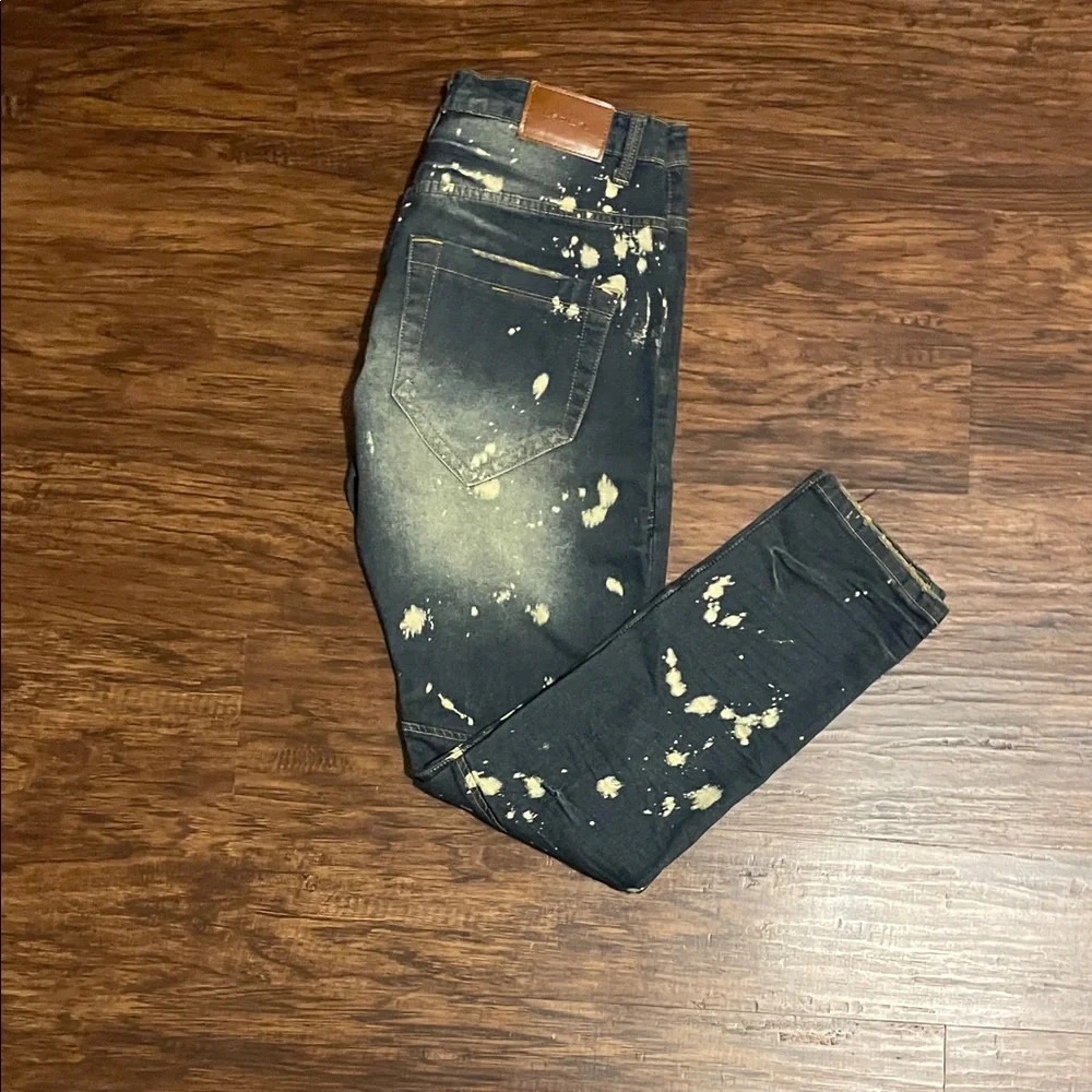 Decibel Street Wear Grunge Distressed Painted Jeans. Size 34W 33L Retail $70.